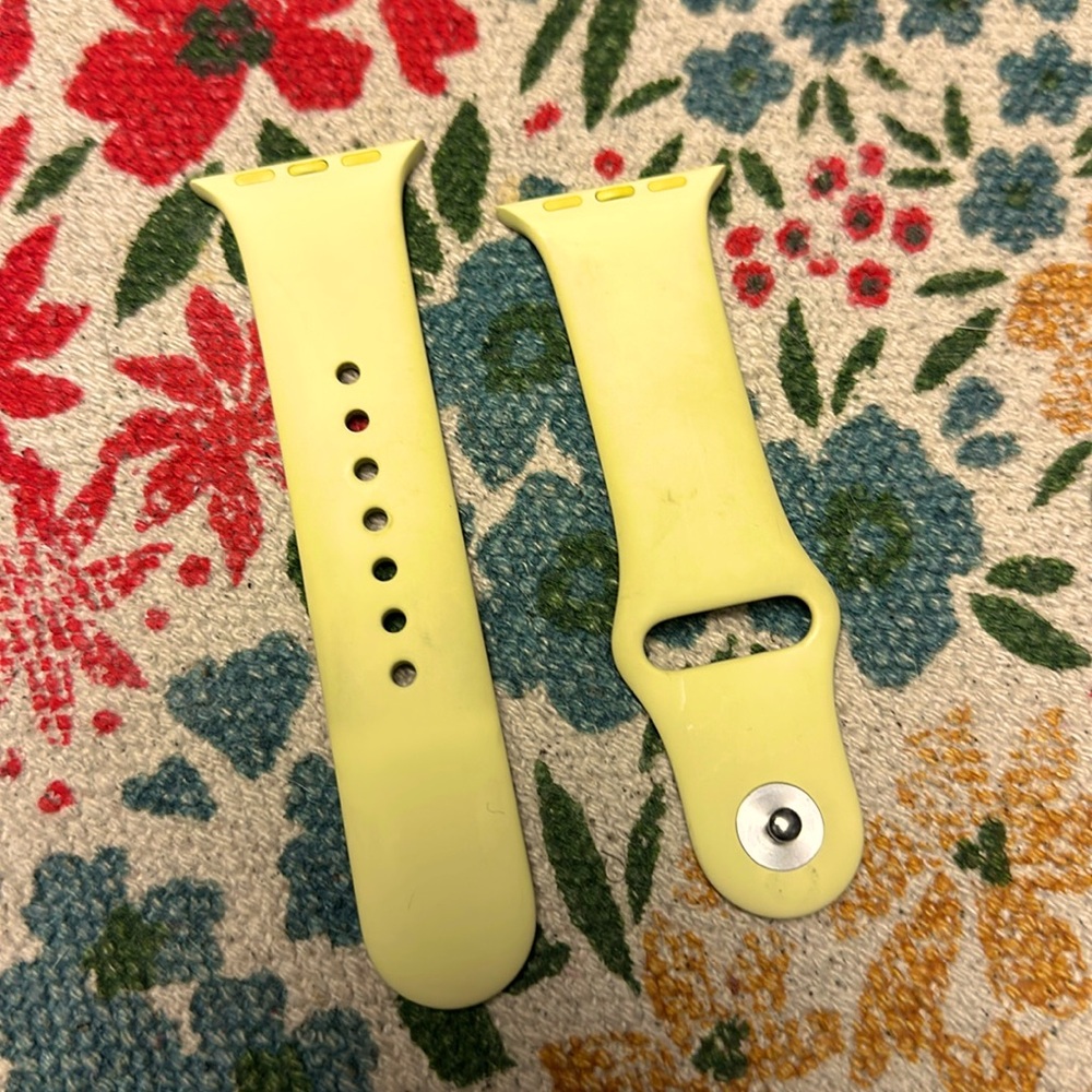 Apple Watch Sports Band, 40mm yellow